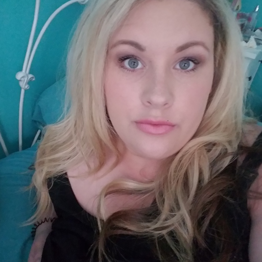 Meet your Posher, Courtney